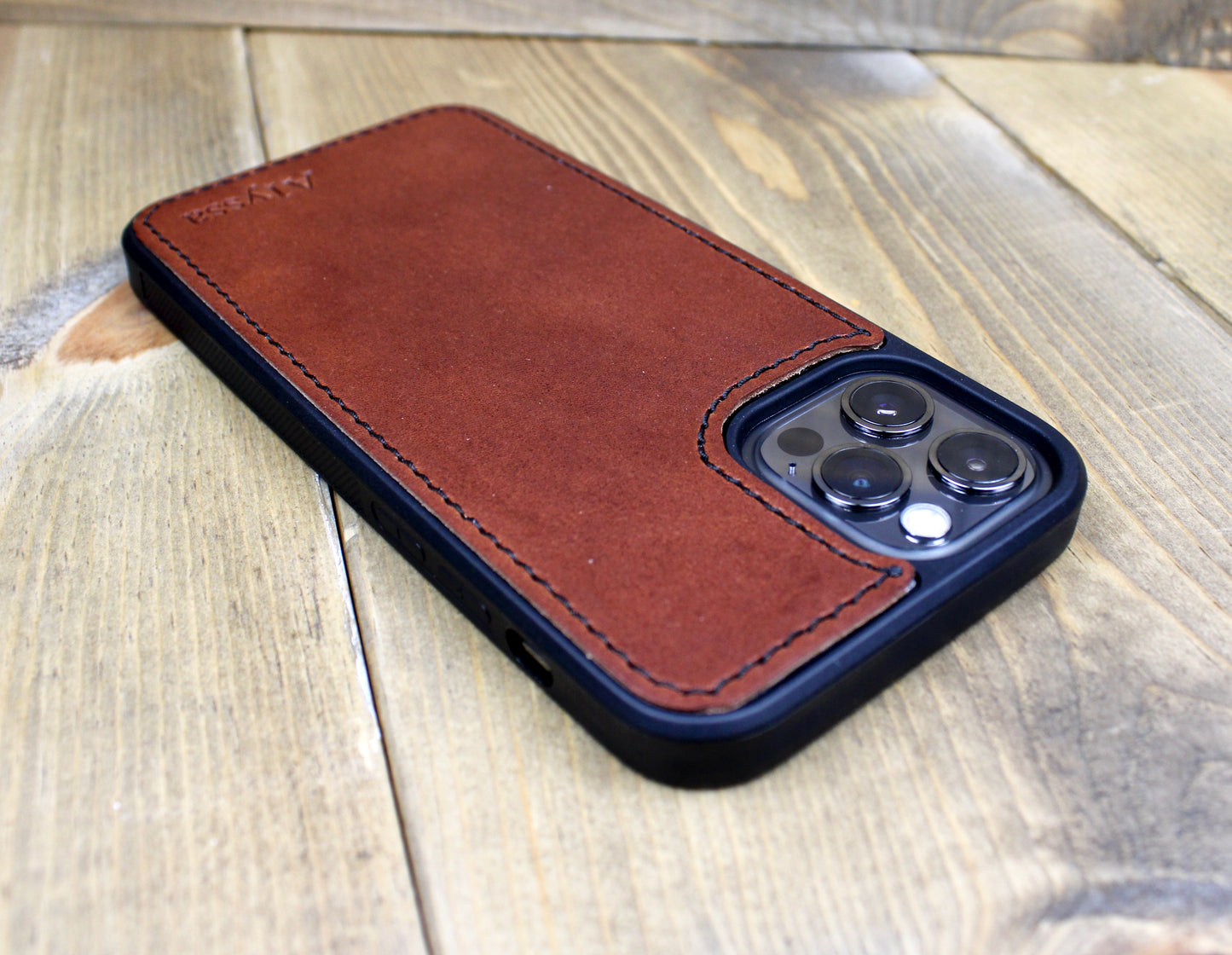 Medium Brown Leather iPhone case. Handmade leather iPhone case for men or women. iPhone 7, iPhone 8, iPhone SE, iPhone 11, iPhone 11 Pro, iPhone 11 Pro max, iPhone 12, iPhone 12 Pro, iPhone 12 Pro max, iPhone 13, iPhone 13 pro, iPhone 13 pro max leather case.