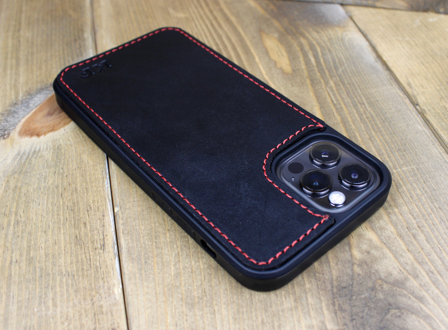 Black Leather iPhone case. Handmade leather iPhone case for men or women. iPhone 7, iPhone 8, iPhone SE, iPhone 11, iPhone 11 Pro, iPhone 11 Pro max, iPhone 12, iPhone 12 Pro, iPhone 12 Pro max, iPhone 13, iPhone 13 pro, iPhone 13 pro max leather case.